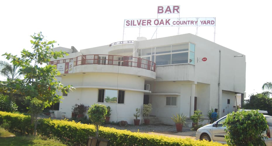 Silver Oak Country Yard Resort 30 km, Abu Road 1